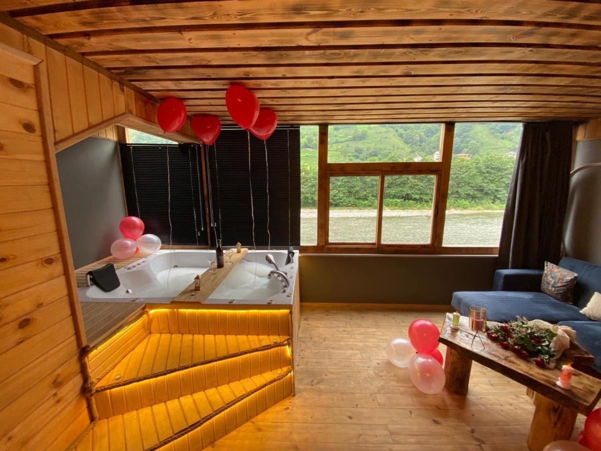 Heaven Vip Wooden Palace Bed and Breakfast Ardeşen Exteriör bild