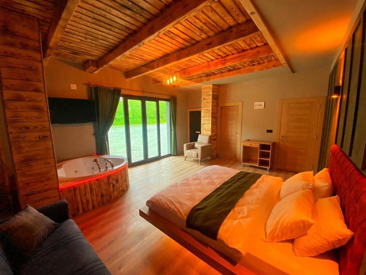 Heaven Vip Wooden Palace Bed and Breakfast Ardeşen Exteriör bild