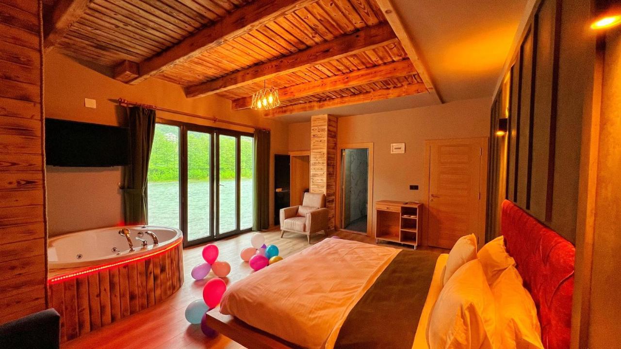 Heaven Vip Wooden Palace Bed and Breakfast Ardeşen Exteriör bild