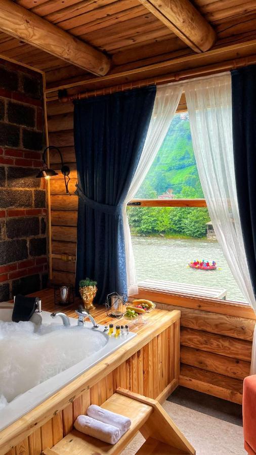 Heaven Vip Wooden Palace Bed and Breakfast Ardeşen Exteriör bild