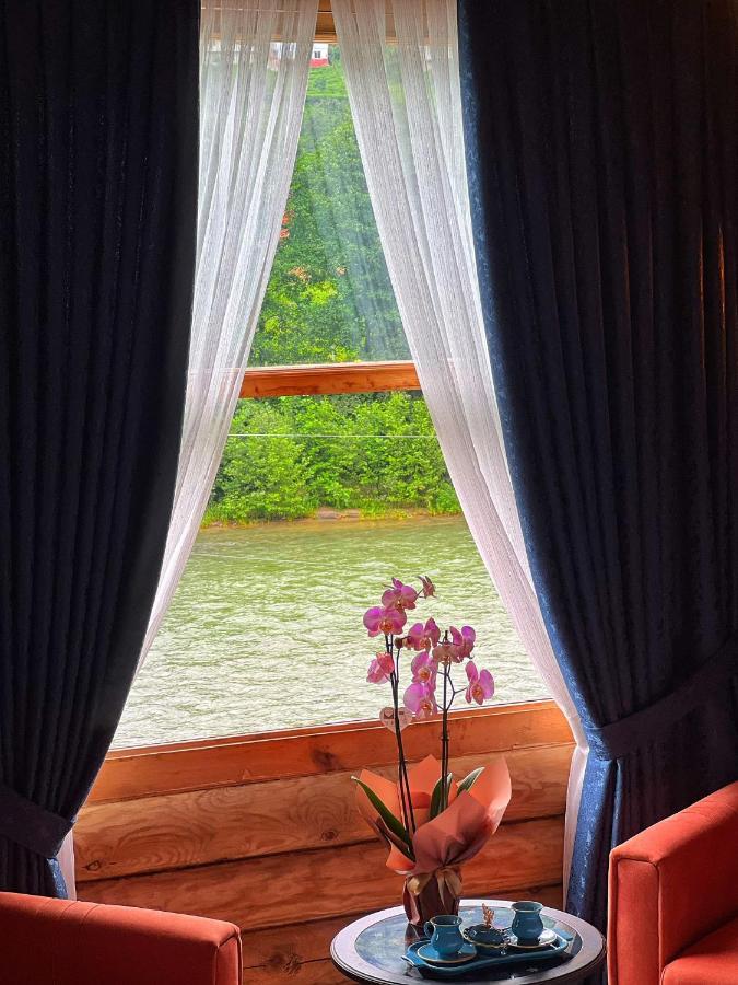 Heaven Vip Wooden Palace Bed and Breakfast Ardeşen Exteriör bild